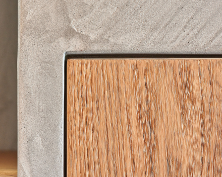 Detail combinatie kastdeuren en Mortex afwerking.