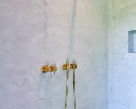 Douche met Mortex afwerking.